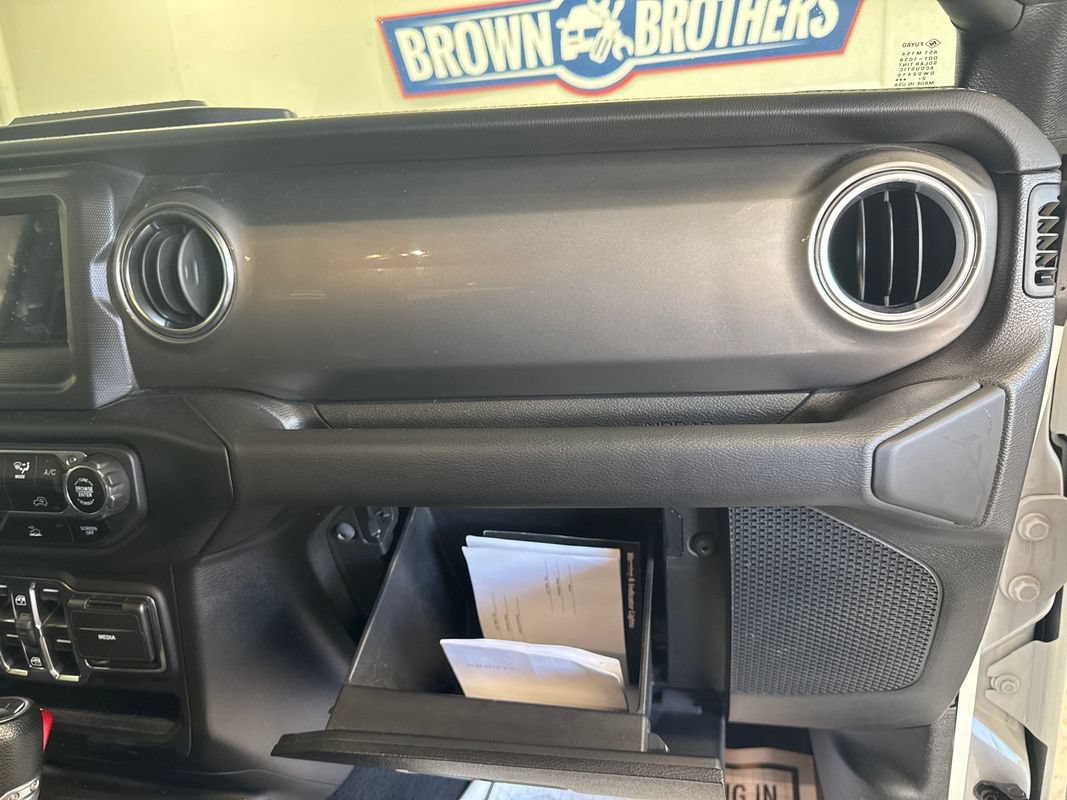 Used 2021 Jeep Wrangler Unlimited Sahara AWD/4WD image 34