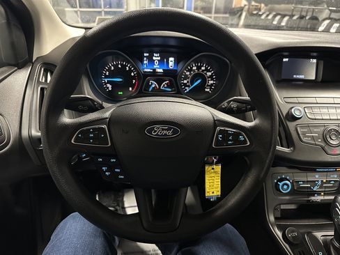 Used 2018 Ford Focus SE image 9