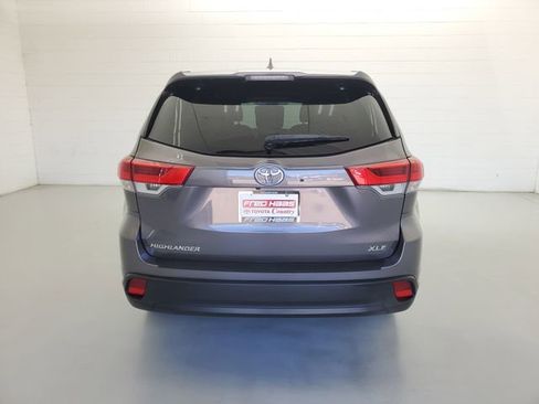 Used 2019 Toyota Highlander XLE image 6