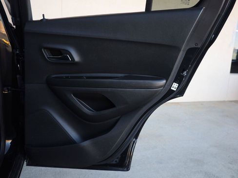 Used 2022 Chevrolet Trax LS w/ Tint and Cruise Package FWD image 21