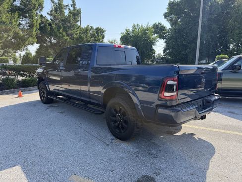 Used 2023 RAM 2500 Limited w/ Night Edition AWD/4WD image 4