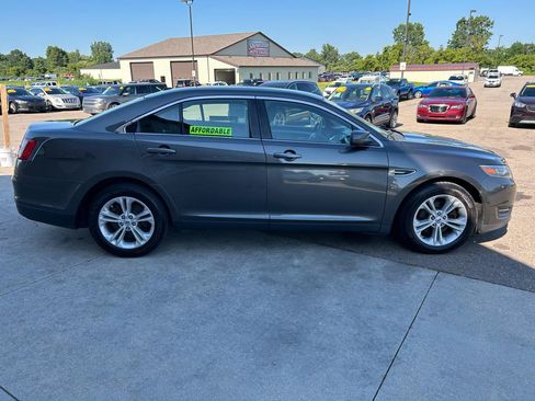 Used 2017 Ford Taurus SEL AWD/4WD image 4