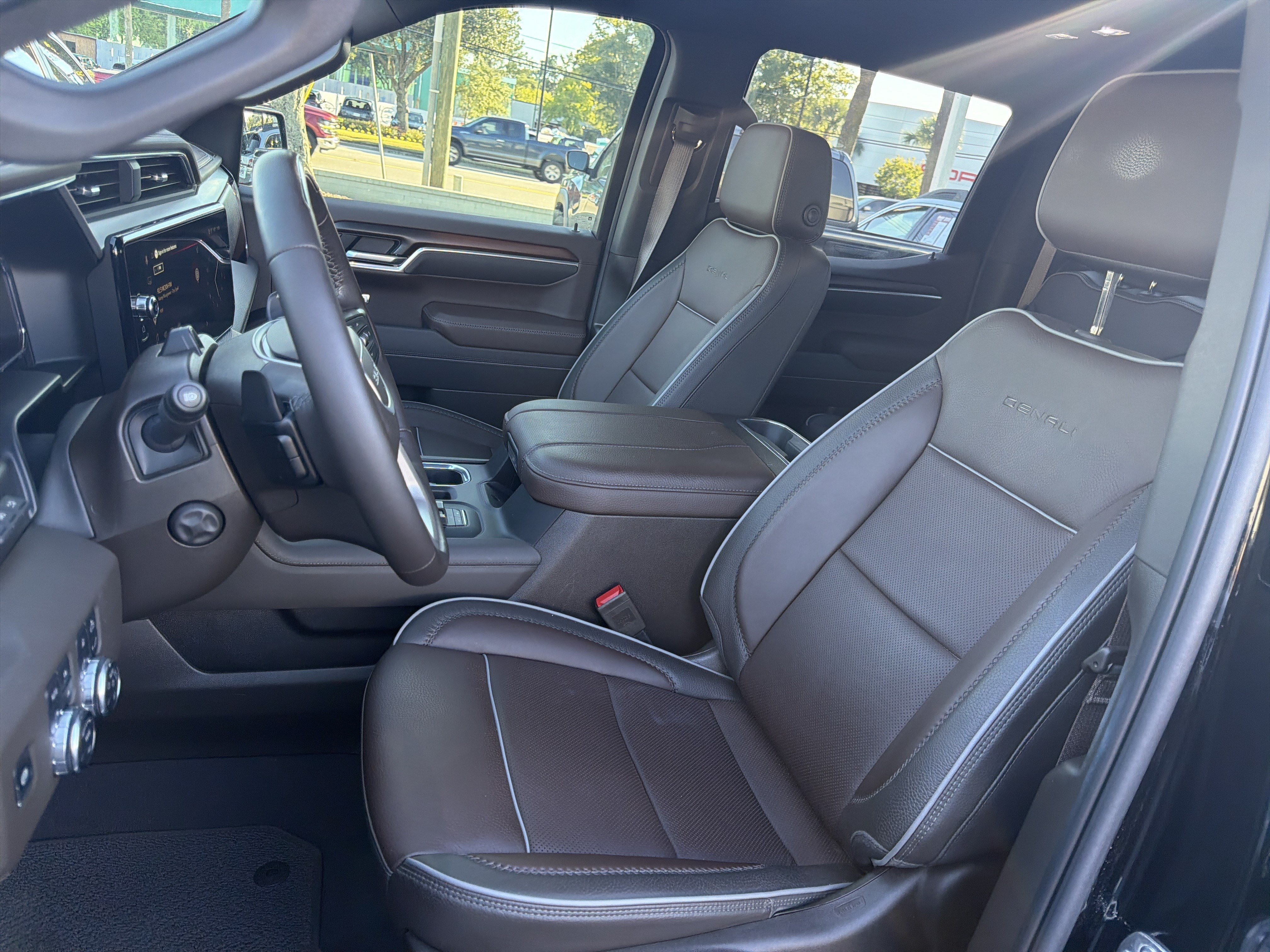 Used 2025 GMC Sierra 1500 Denali AWD/4WD image 16
