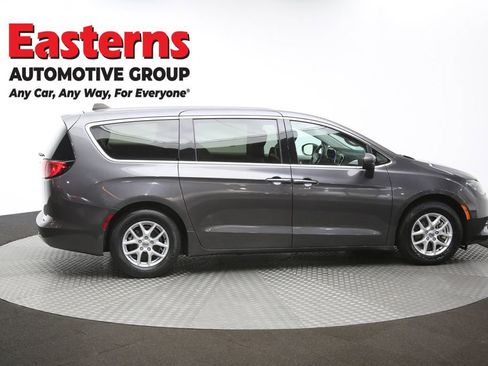 Used 2023 Chrysler Voyager LX image 44