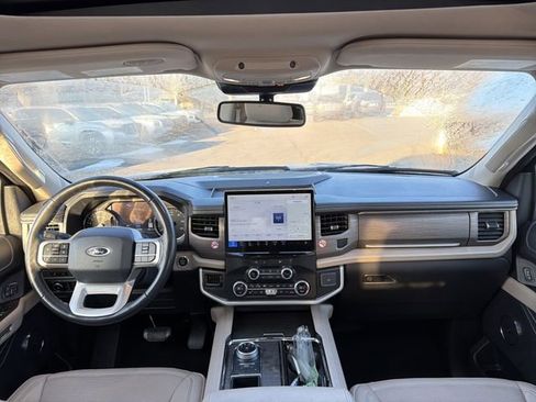 Used 2024 Ford Expedition Max Limited image 23