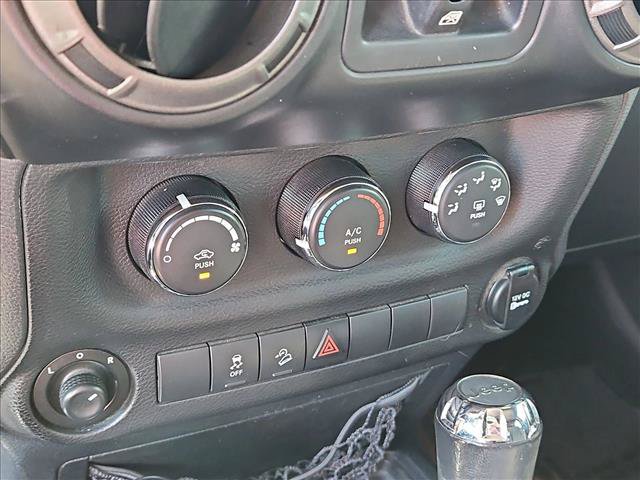 Used 2014 Jeep Wrangler Unlimited Sport w/ Quick Order Package 24S AWD/4WD image 14
