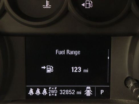 Used 2025 Chevrolet Silverado 2500 Custom w/ Custom Value Package image 15