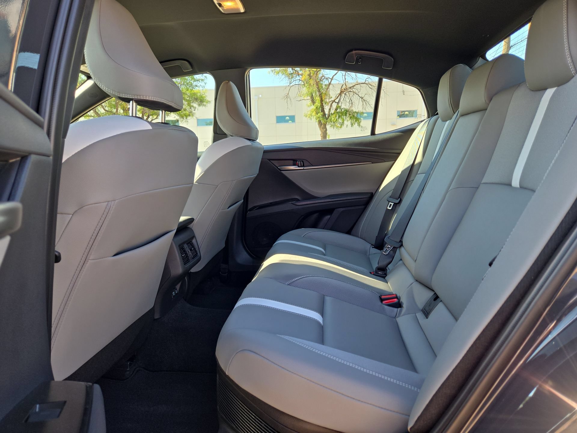 Used 2026 Toyota Camry SE FWD image 13