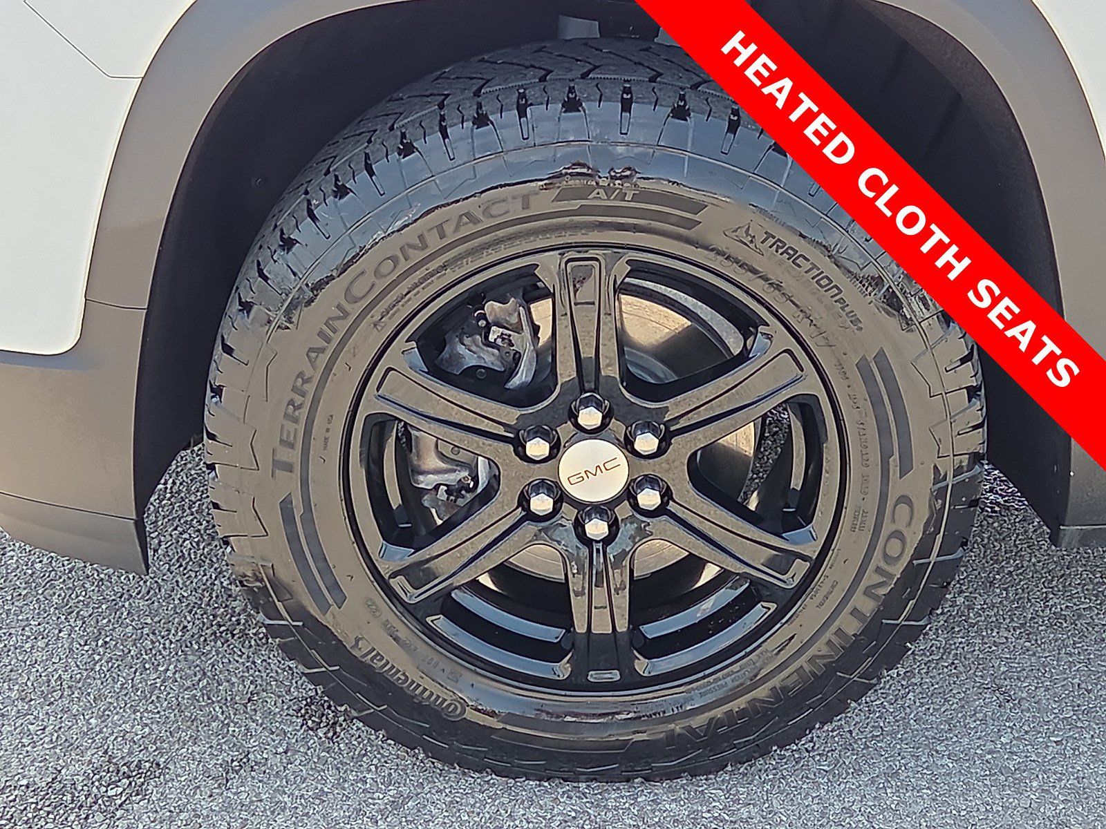 Used 2023 GMC Acadia AT4 w/ Trailering Package AWD/4WD image 7