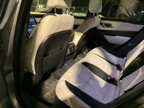 Used 2022 Land Rover Range Rover Velar R-Dynamic S image 6