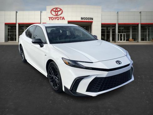 Certified 2025 Toyota Camry SE image 3