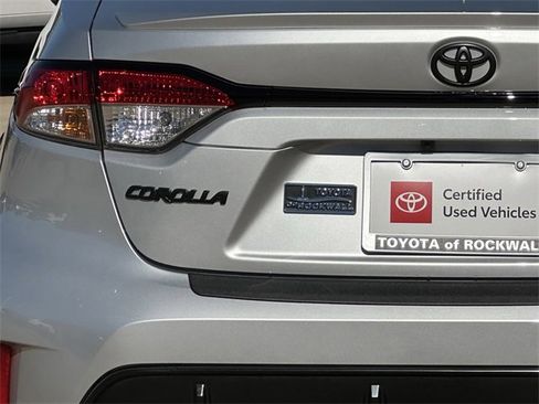 Certified 2025 Toyota Corolla SE image 5