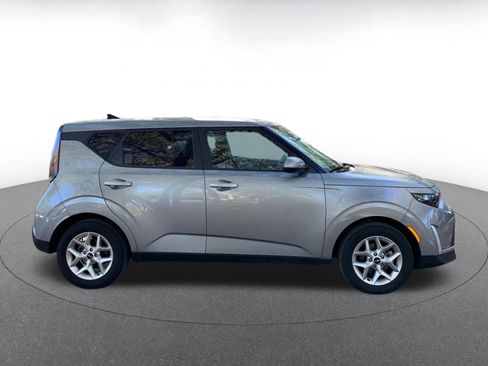 Used 2025 Kia Soul LX w/ LX Technology Package image 8