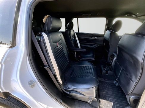 Certified 2024 Jeep Grand Cherokee L Laredo image 28