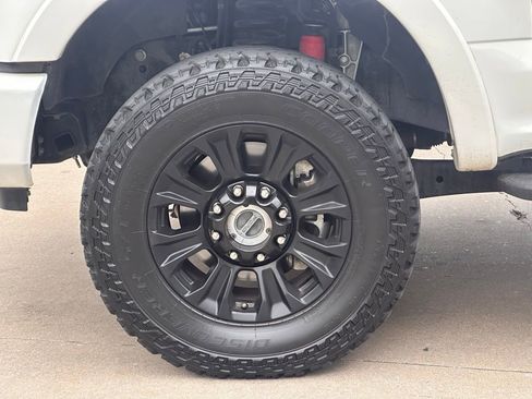 Used 2021 Ford F350 Platinum w/ Tremor Off-Road Package image 8