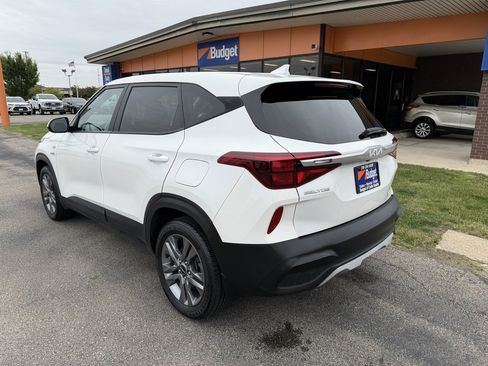 Used 2023 Kia Seltos LX AWD/4WD image 3