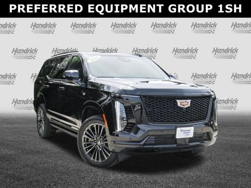 Used 2026 Cadillac Escalade Platinum Sport w/ LPO, Floor Liner Package AWD/4WD image 2