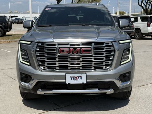 Used 2025 GMC Yukon XL Denali image 10