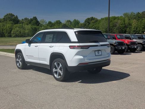 New 2026 Jeep Grand Cherokee Limited w/ Luxury Tech Group II AWD/4WD image 3