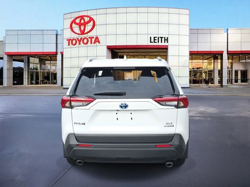 Used 2024 Toyota RAV4 XLE w/ Convenience Package image 6