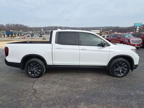 Used 2023 Honda Ridgeline Sport image 10