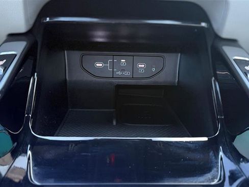 Used 2025 Kia Sorento SX Prestige image 29