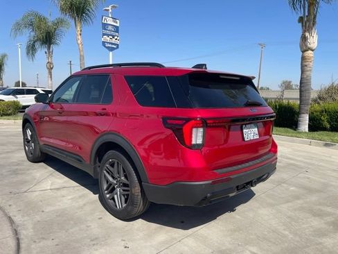 New 2026 Ford Explorer ST-Line w/ ST-Line Street Pack RWD image 3