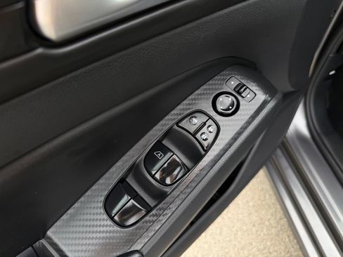 Used 2024 Nissan Altima 2.5 SV FWD image 14