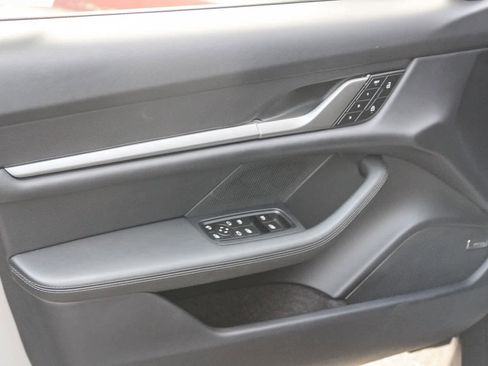Used 2025 Porsche Taycan image 14