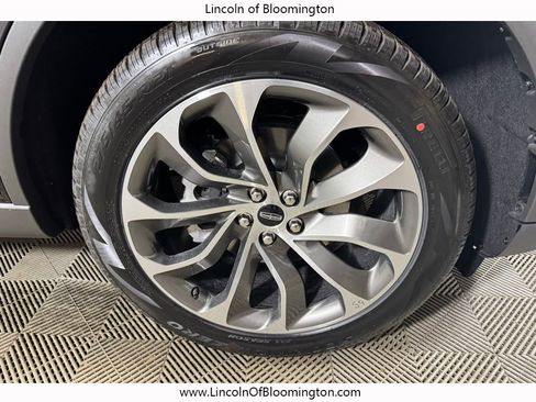 New 2026 Lincoln Aviator AWD image 14