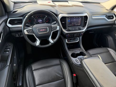 Used 2023 GMC Acadia SLT image 15