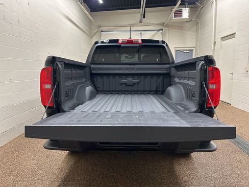 Used 2021 Chevrolet Colorado Z71 w/ Z71 Midnight Edition AWD/4WD image 11