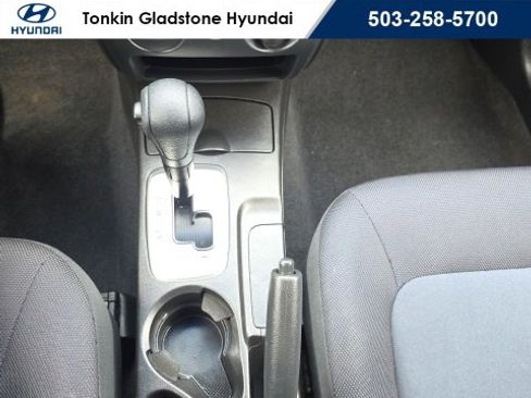 Used 2006 Mitsubishi Outlander LS image 17