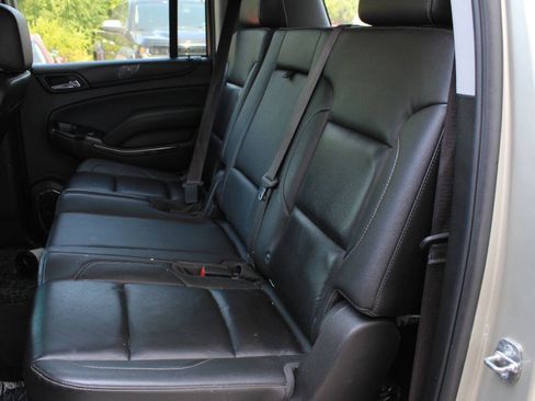 Used 2017 Chevrolet Suburban LT image 13