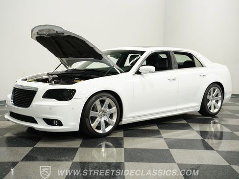 Used 2012 Chrysler 300 SRT8 w/ 19-Premium Speaker Group image 27