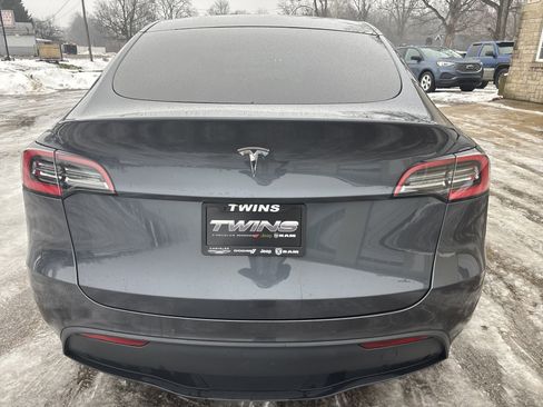 Used 2021 Tesla Model Y 2WD image 6