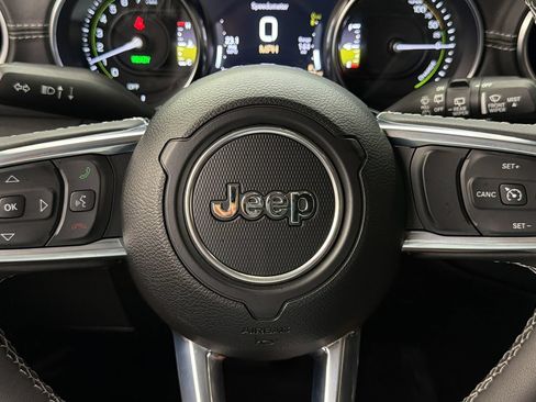 Used 2023 Jeep Wrangler Unlimited Sahara w/ Cold Weather Group AWD/4WD image 26