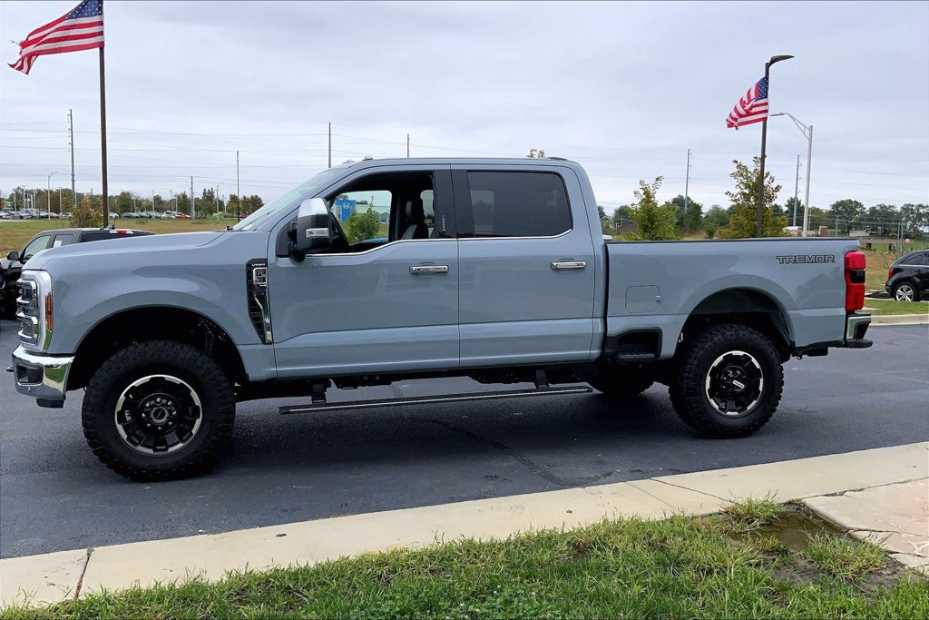 Used 2026 Ford F350 Lariat w/ Tremor Off-Road Package AWD/4WD image 12