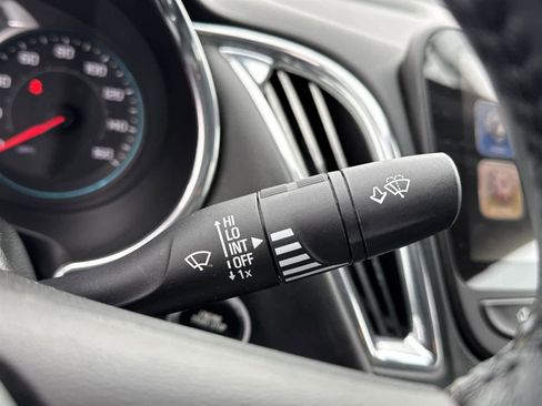 Used 2017 Chevrolet Malibu LT w/ Leather Package image 22