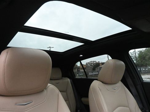 Certified 2024 Cadillac XT4 Luxury w/ Cold Weather Package image 26