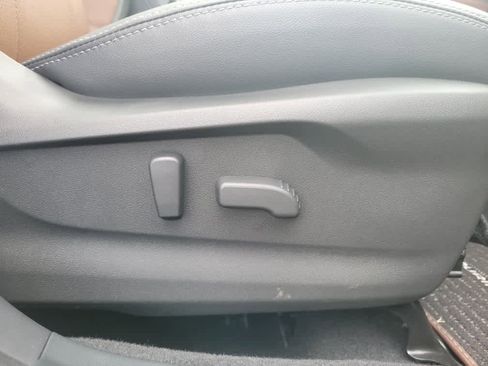 Used 2022 Subaru Forester Touring image 31