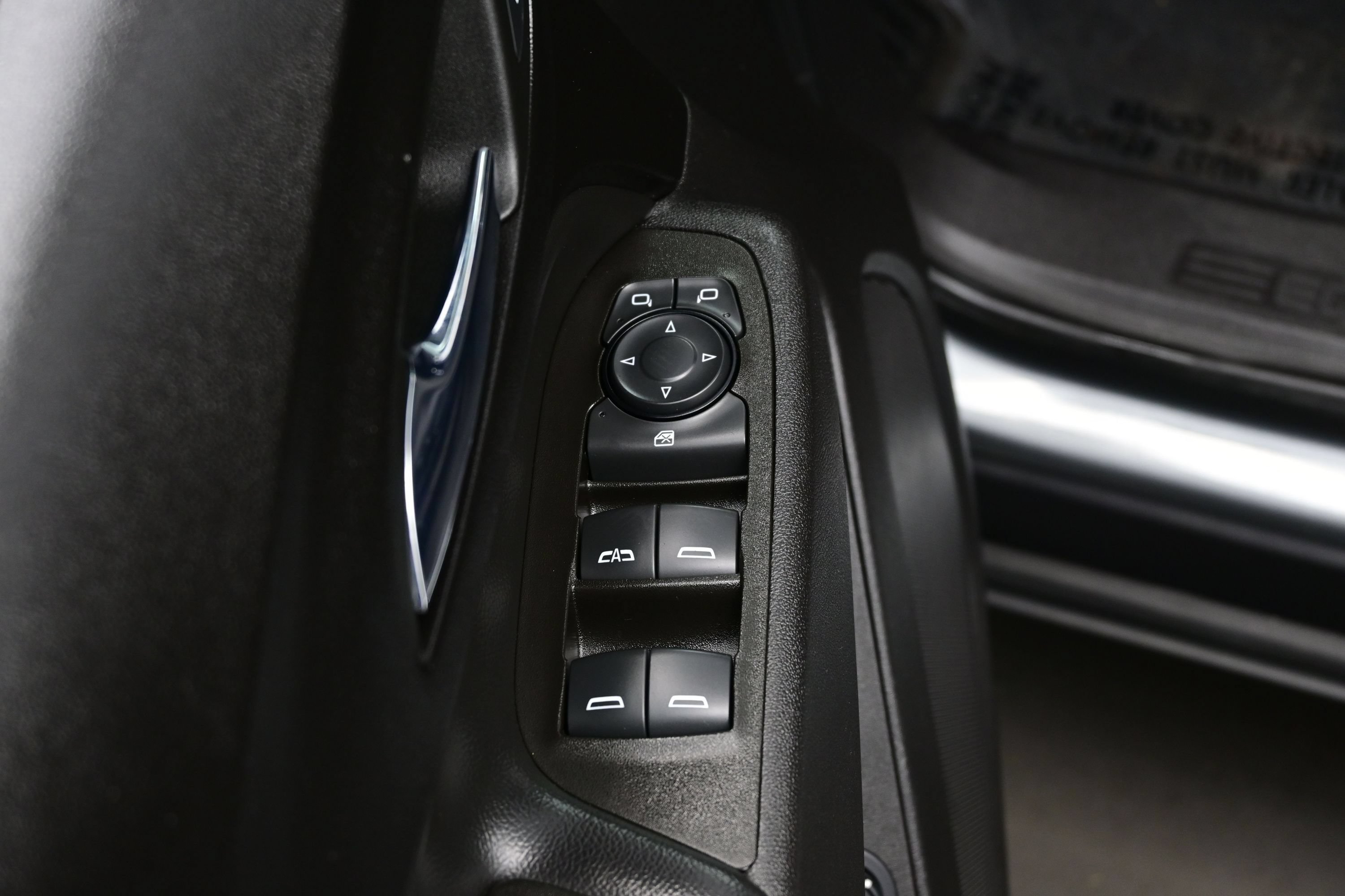 Used 2024 Chevrolet Equinox LT w/ LPO, Floor Liner Package FWD image 10