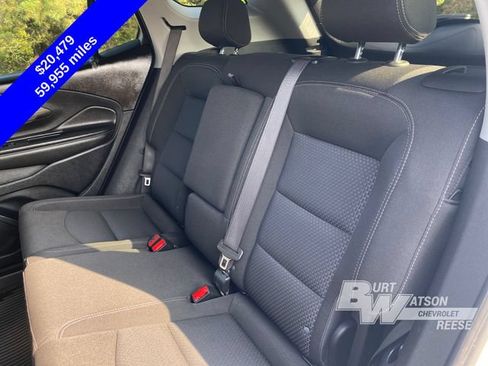 Used 2024 GMC Terrain SLE FWD image 18