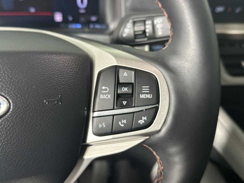 Used 2025 Ford Explorer Active w/ Active Comfort Package AWD/4WD image 29