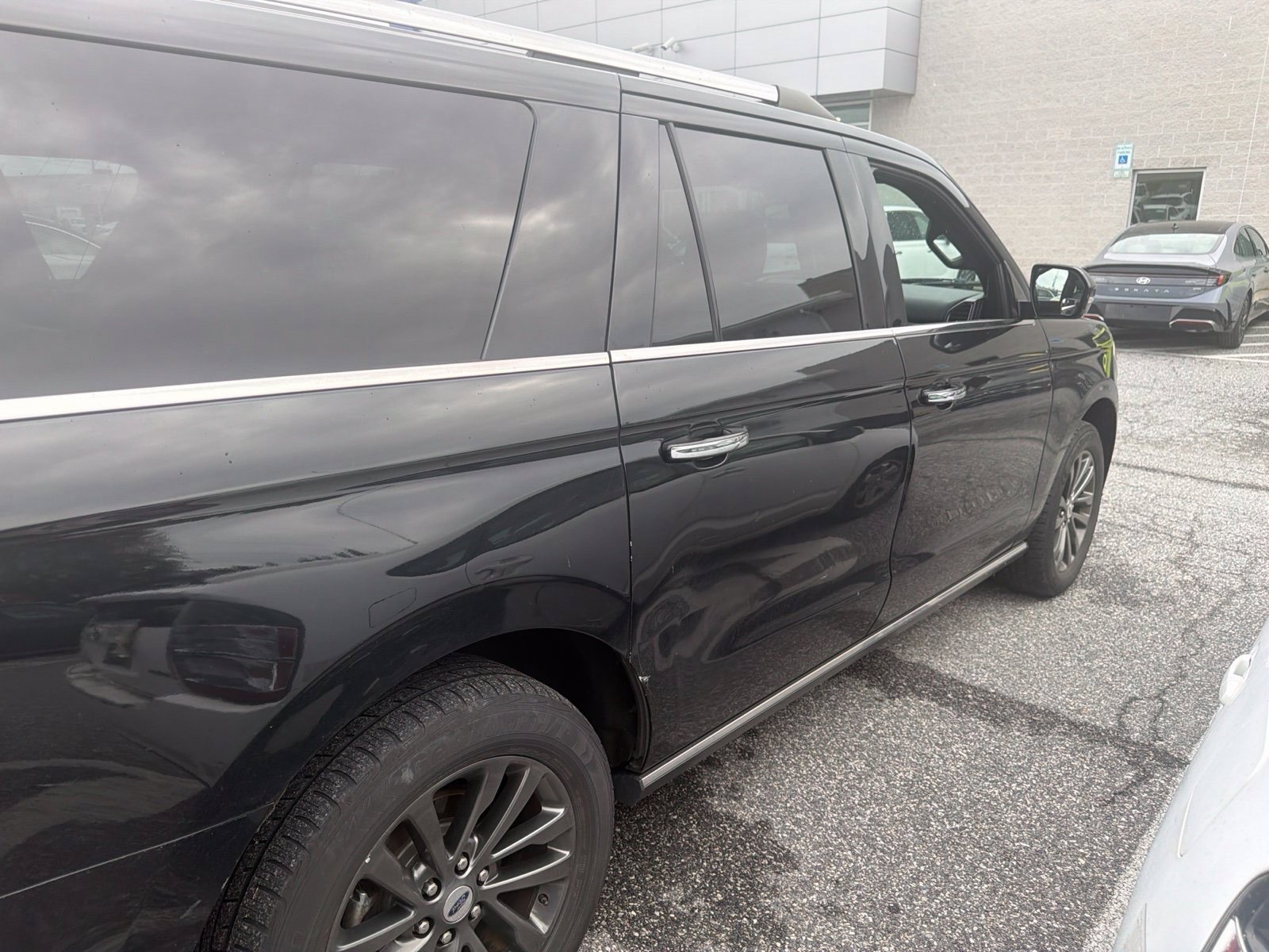 Used 2020 Ford Expedition Max Limited w/ Equipment Group 301A AWD/4WD image 5