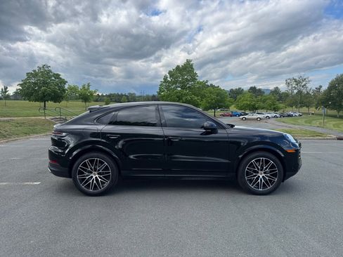 Certified 2025 Porsche Cayenne Coupe AWD/4WD image 8