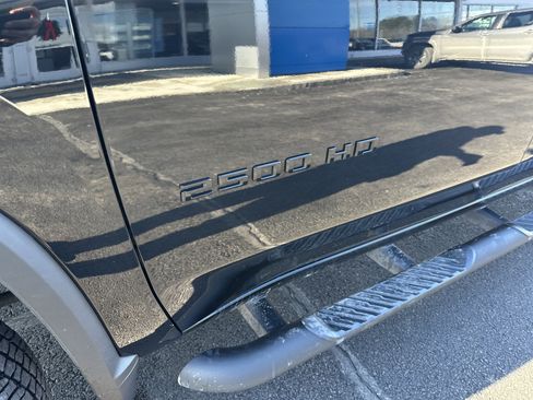 Used 2021 Chevrolet Silverado 2500 LTZ w/ LTZ Plus Package image 5