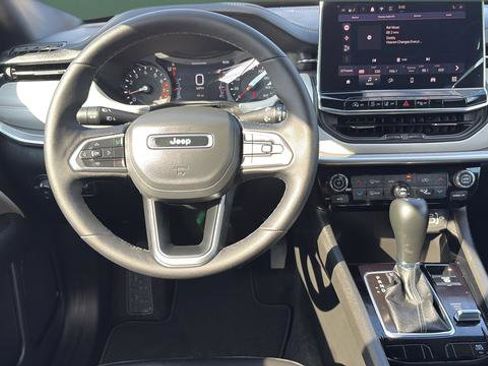 Used 2025 Jeep Compass Limited AWD/4WD image 15