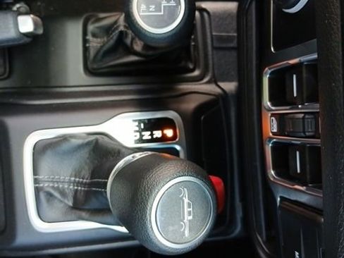 Used 2025 Jeep Gladiator Sport image 58