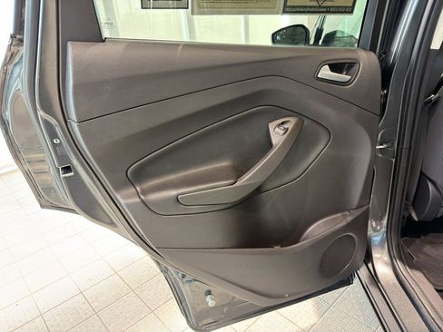 Used 2018 Ford Escape SE image 19